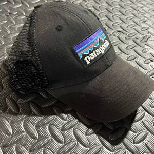 Patagonia black hat adjustable